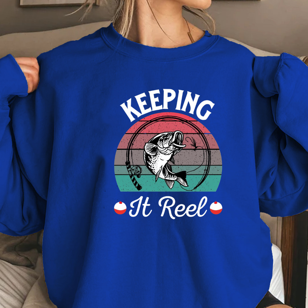 Retro Skate Cat Crewneck Sweatshirt, Cute Cat Graphic Pullover, Skateboarding Kitty Shirt, Fun Animal Apparel, Cozy Unisex Sweatshirt, Gift